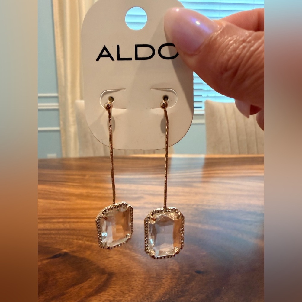 ALDO NWT Gold-Tone Drop Earrings w Clear Crystal Emerald Pendants in Pave Frame - Picture 5 of 6